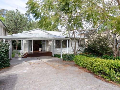 Nelson Bay House | Dutchies Haven, 11 Christmas Bush Ave - Pet friendly, large enclosed yard, air con and Wi-Fi