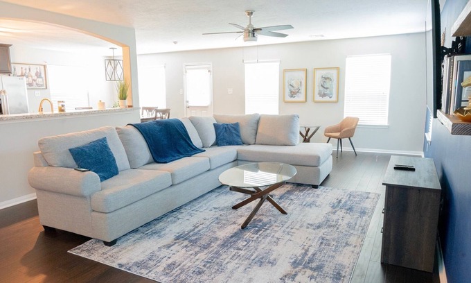 Northeast Houston House | East Houston Modern 4Br Home