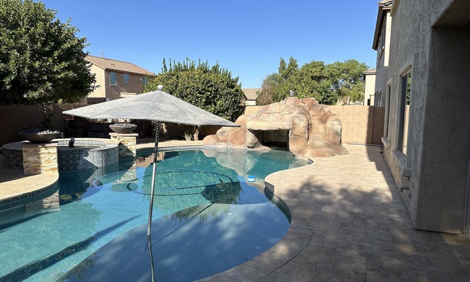 Mesa House | East Mesa Rock slide paradise! 5bdr, 3bath