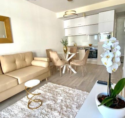 Alsóörs Apartment | Eastlake Apartman