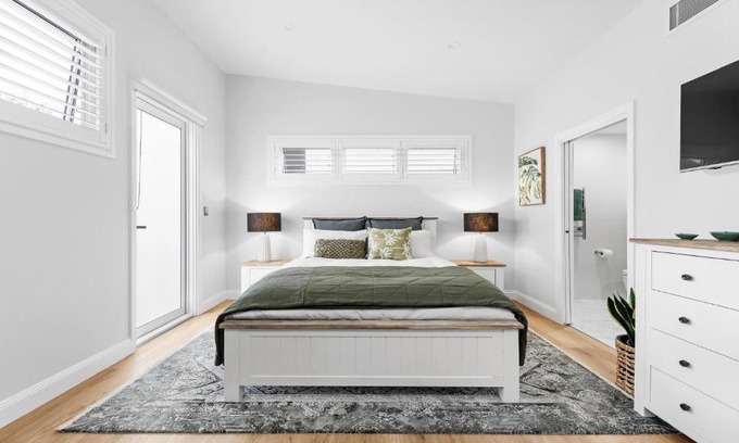Ettalong Beach House | Easy Stroll - Ettalong Beach