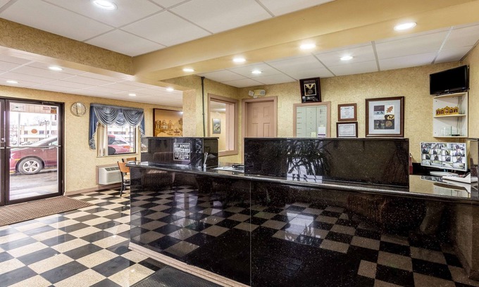 Morgantown Hotel | Econo Lodge Morgantown