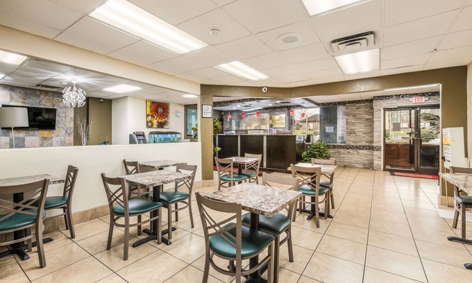 South Salisbury Hotel | Econo Lodge Salisbury South