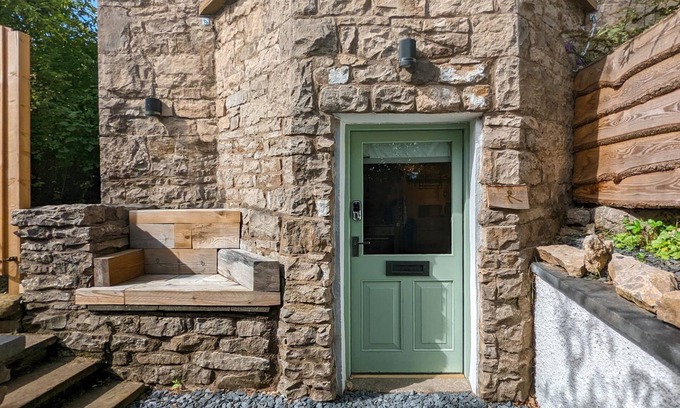 Kendal Apartment | Eden Escape - Comfy Apartment Quiet Neighbourhood