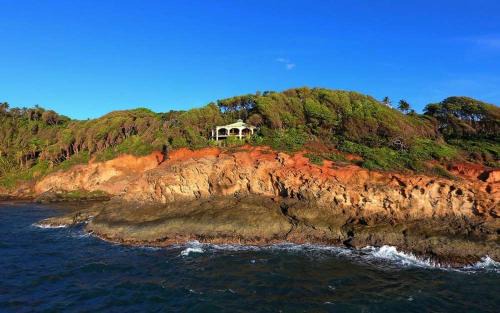 Calibishie Villa | Eden's Gate Oceanside Estate