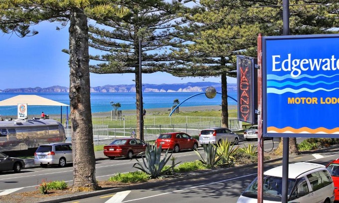 Napier Hotel | Edgewater Motor Lodge