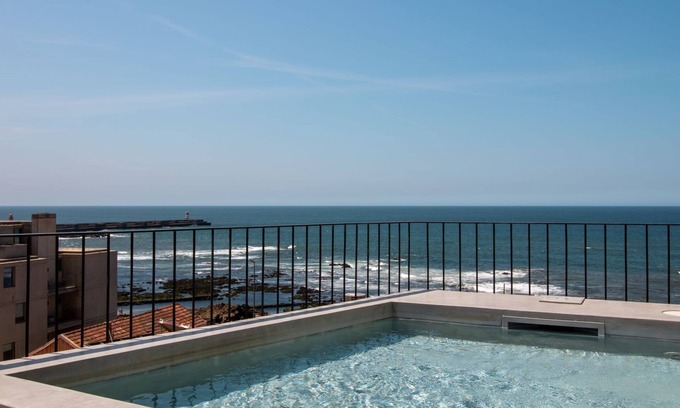 Foz do Douro Apartment | EDiTiON 309 Penthouse w/Plunge Pool by LovelyStay
