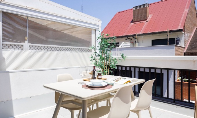 Canillas Hotel | Edmond Vibes Airport - Ifema Hub