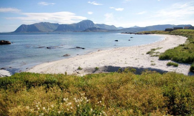 Vestvagøy House | Eggum by Interhome