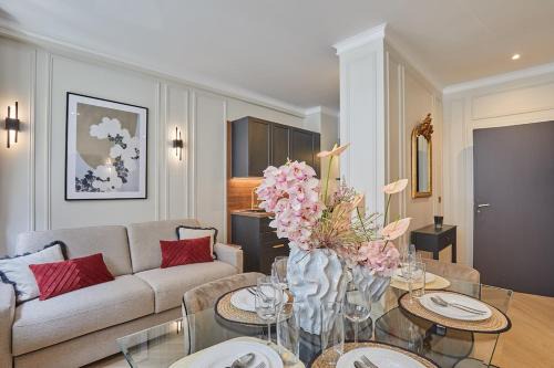 7th Arrondissement Apartment | Eiffel Tower Apartment Invalides