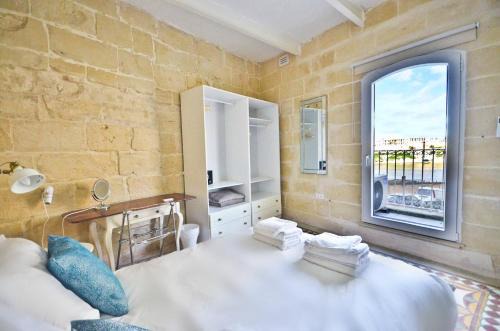 Birgu House | Eight Point Living Br6