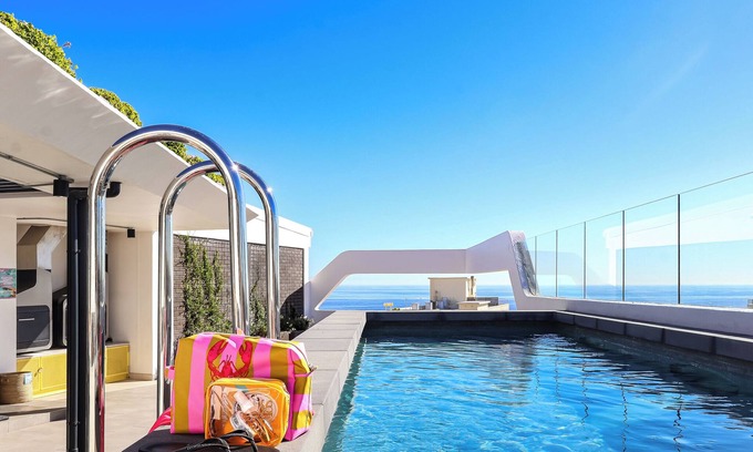 Three Anchor Bay Apartment | EIGHTY2 ON M - Fluent Serviced Apartments