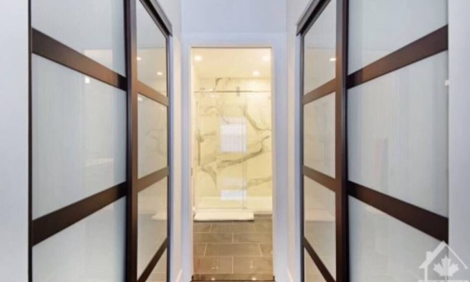 Elmvale - Eastway - Riverview - Riverview Park West House | Elaborate 3 BED | Ottawa General Hospital/CHEO