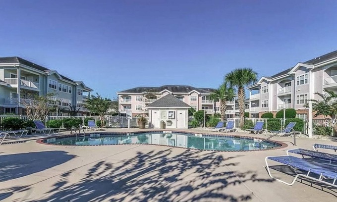 Central Myrtle Beach Condo | Elegant 3BR Condo- Magnolia North 101