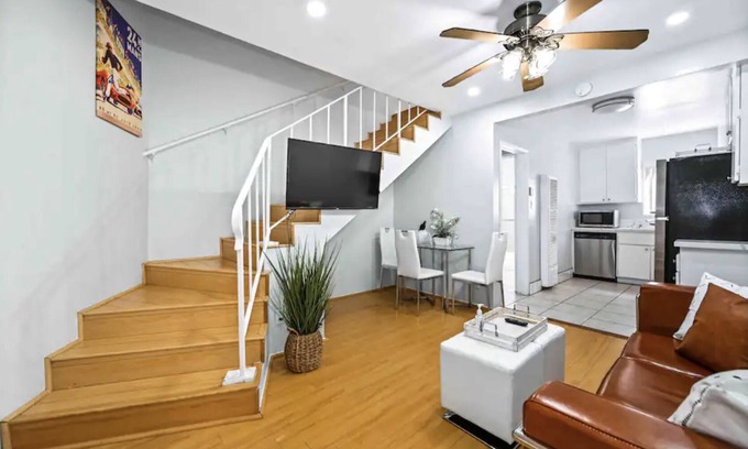 Belmont Shore Apartment | Elegant Beach 2 Bedroom 2 Bath