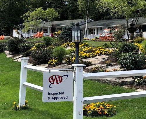 Lincolnville House | Elegant Bed and Breakfast Room with Beautiful Water Views near Lincolnville, Maine