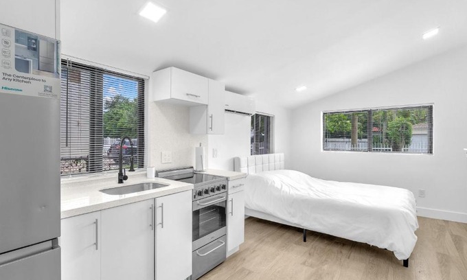 Miami Shores House | Elegant & Brand New Studio in Prime Location