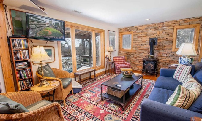 Blowing Rock Cottage | Elegant Mountain Retreat with Stunning Views