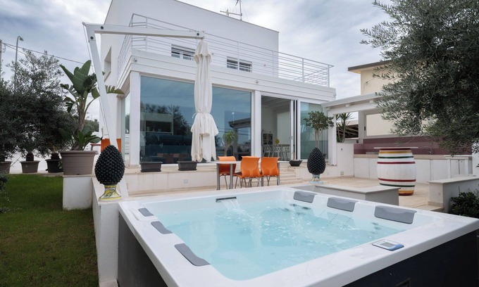 Alcamo Villa | Elegant single villa with Jacuzzi