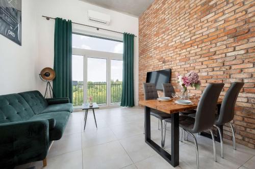 Fabryczna Apartment | Elegant Studio with Air Conditioning Near the Airport in Wroclaw by Noclegi Renters