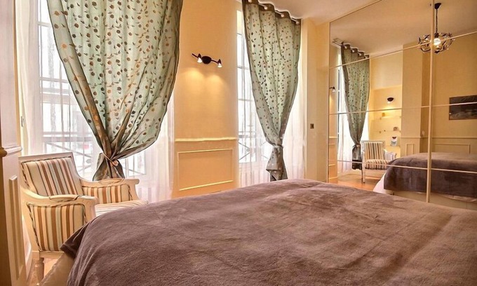 Paris City Center Apartment | Elegant Suite Louvre-Palais Royal-Opera-Chatelet