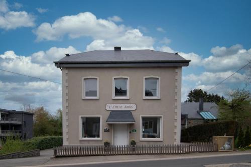 Walk House | Elegant Waimes Mansion Stay