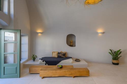 Megalochori Apartment | Elements Cave Suites