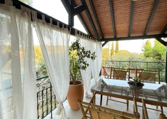 Lakones Apartment | Eleni's Guesthouse