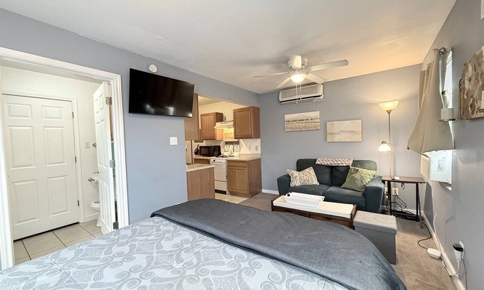 Sayles Blvd. Area House | Eleven South: One - Modern Studio Apartment