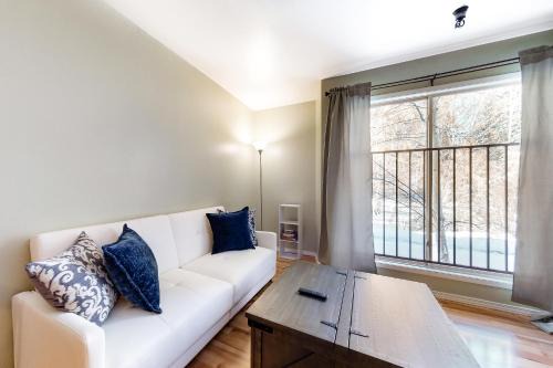 Elkhorn Village Hotel | Elkhorn Angani 54