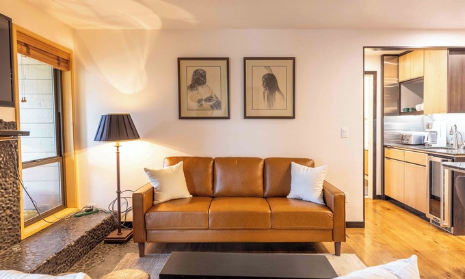 Elkhorn Village Condo | Elkhorn Retreat: Condo with Pond Views, Pool & Pet-Friendly