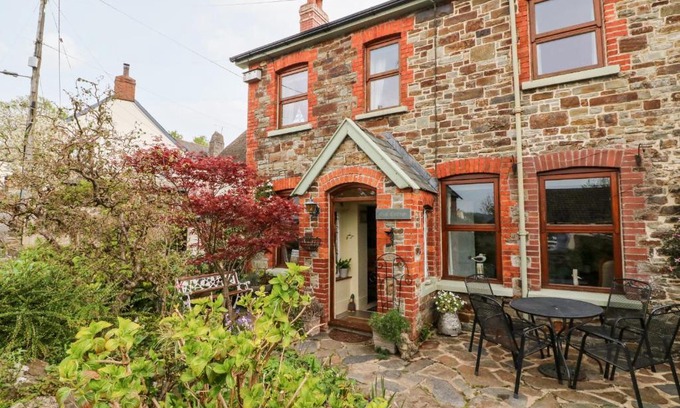 Westleigh House | Elm Cottage