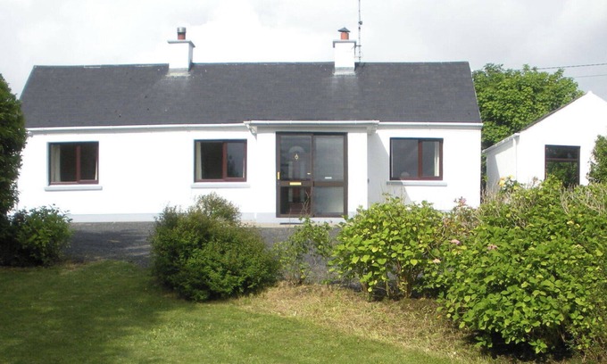 Connacht House | Elm Cottage Sleeps 6 with Private Garden