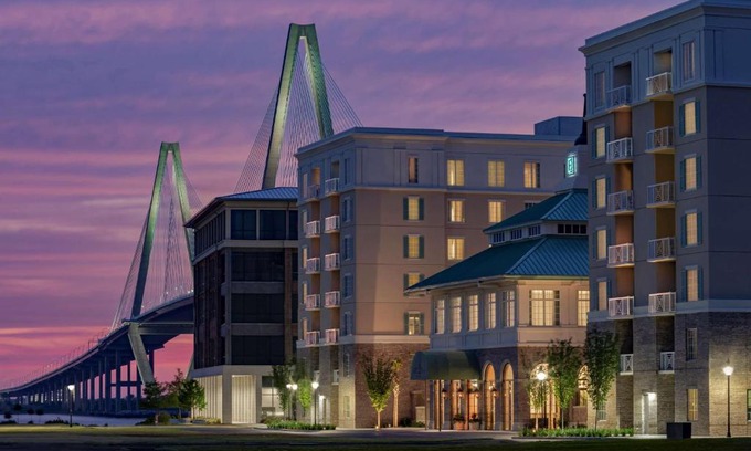Charleston Hotel | Embassy Suites by Hilton Charleston Harbor Mt. Pleasant