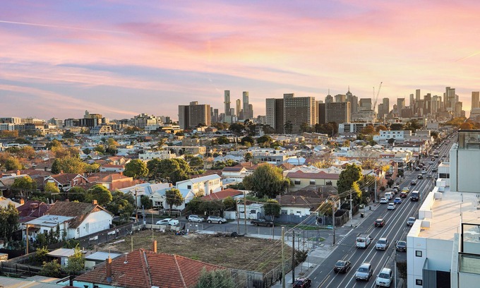 Abbotsford Apartment | Embrace the Ultimate Urban Lifestyle 2B2B1C