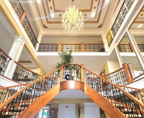Surrey Hotel | Empress Palace Hotel