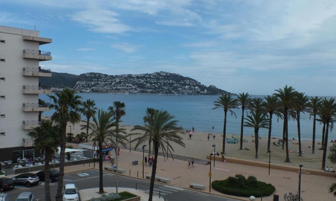 Santa Margarida Apartment | Encantador apartamento de 1 habitación con piscina y jardín en Roses Santa-Margarita - ES-204-24