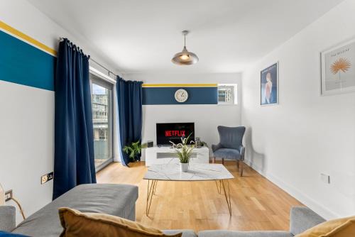 Redcliffe Apartment | Enchanting Bristol Abode -Sleeps 6 with Balcony!