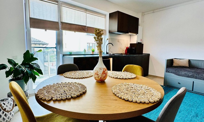 Tunari Apartment | Enchanting studio with AC in charming Otopeni - Tunari