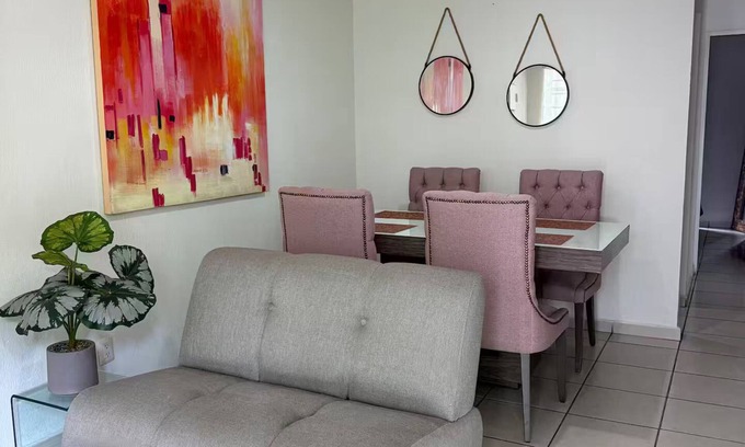 San Pedro Tlaquepaque Apartment | Enjoy a beautiful space minutes away from Historic Tlaquepaque.