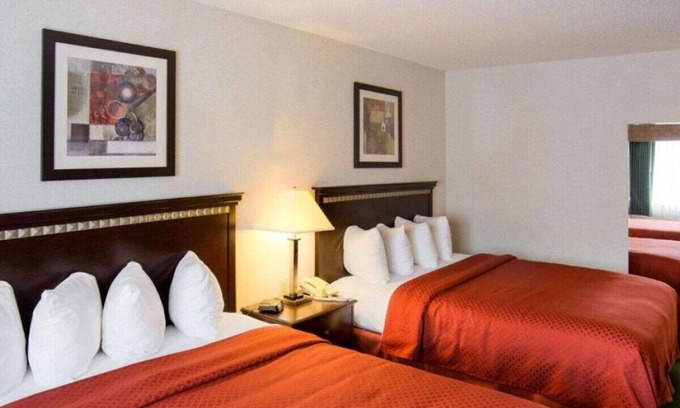 Coon Rapids House | Enjoy a Restful Stay with Family! Free Breakfast