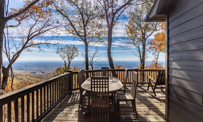 Big Canoe House | Enjoy mountain views, cook out on the Weber grill & relax! - Canoe Believe It