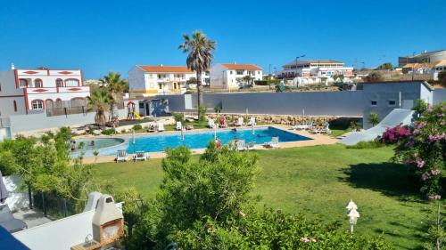 Sagres Apartment | ENJOY POOL, BEACH and more at this nice apartment only 3 minutes from Mareta's Beach