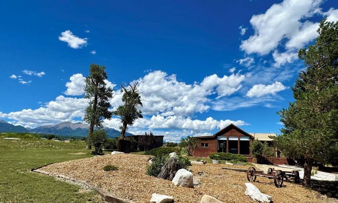 Salida Other | Enjoy the Aspen tree colors in Fall & Skiing at Monarch Mt. 25 minutes away!