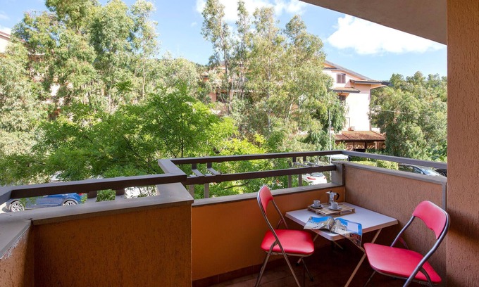 Pizzo Apartment | Enjoy the sea view from the balcony and relax in a quiet location near Pizzo.