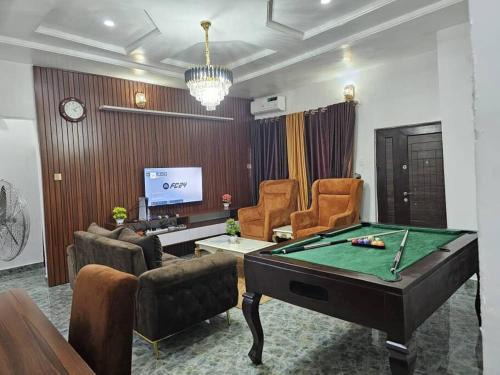 Karsana Apartment | Entertaining Cozy 2bedroom House