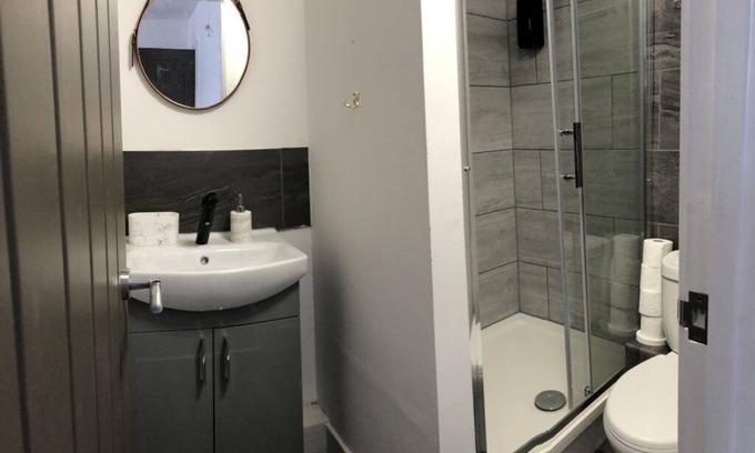 Lincoln Apartment | Entire 2 bedroom flat central lincoln