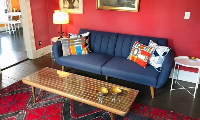 Beloit House | Entire 2 Bedroom Home near Beloit College