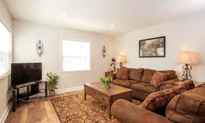 Little Italy Apartment | Entire 2Bd in Most Convenient San Diego Location