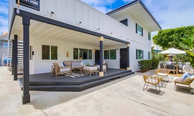 South Mission Beach House | Entire Building! 4 Units + 2 Levels + 4 Patios + 8 Parking